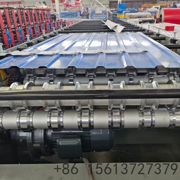 Linha de produ&ccedil;&atilde;o de telhas de a&ccedil;o galvanizado com painel de controle PLC e motor Siemens
