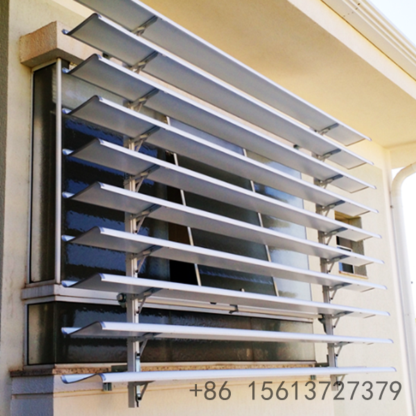 M&aacute;quina perfiladeira autom&aacute;tica para brise-soleil e grades de ventila&ccedil;&atilde;o em alum&iacute;nio