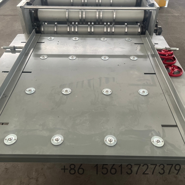 M&aacute;quina perfiladeira autom&aacute;tica para chapas onduladas de cont&ecirc;ineres mar&iacute;timos