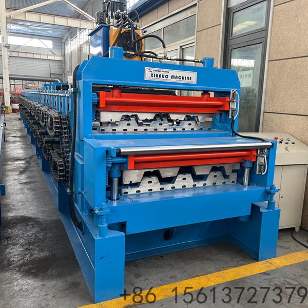 Equipamento industrial de conforma&ccedil;&atilde;o a frio para produ&ccedil;&atilde;o cont&iacute;nua de lajes portantes em a&ccedil;o galvanizado