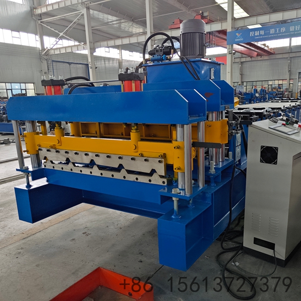 Equipamento de alta produtividade para fabrica&ccedil;&atilde;o de coberturas industriais e residenciais