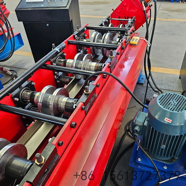 Heavy-duty automatic metal stud and track roll forming machine