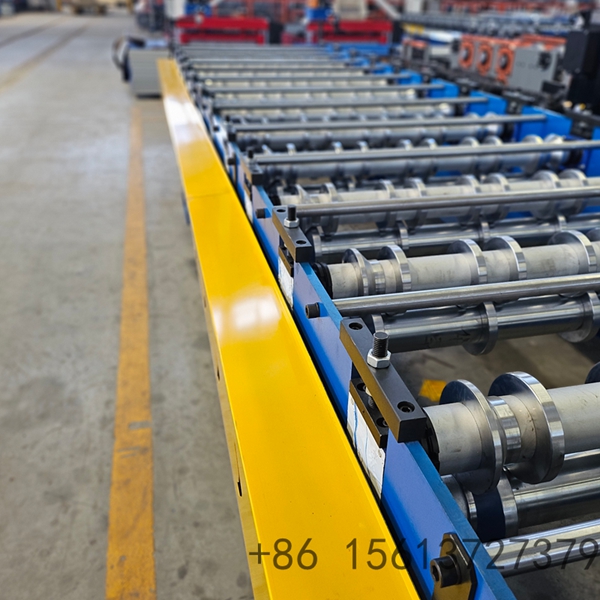 Modern glazed steel roofing sheet roll former