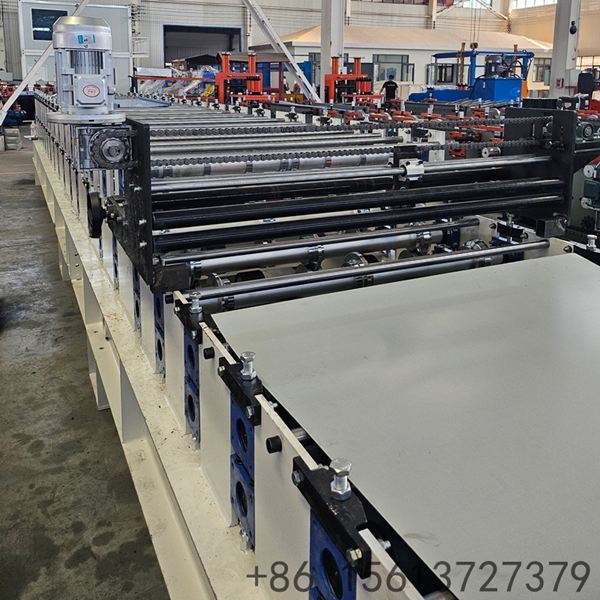 Dual-layer roller stations of the double-layer cold roll former for trapezoidal roof tile, enabling simultaneous production of two different profiles.