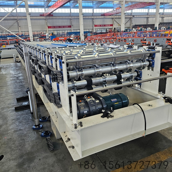Double-layer cold roll former for trapezoidal roof tile, designed for efficient dual-profile production in a single machine