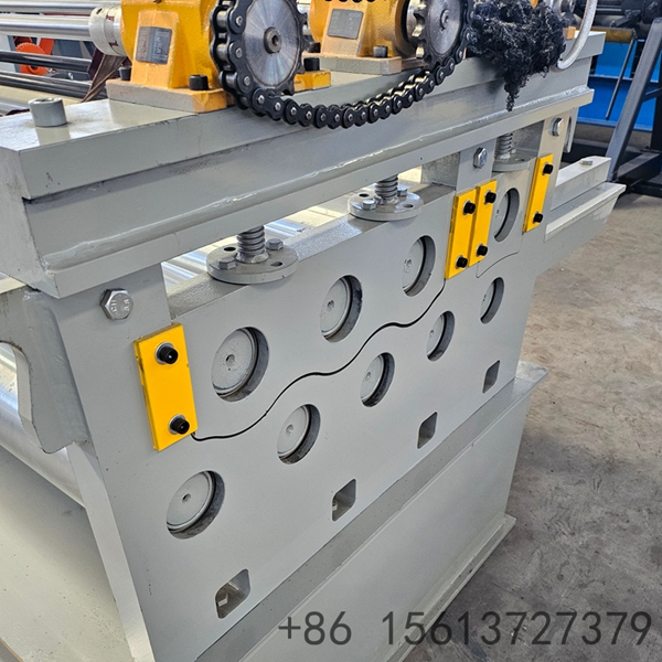 Roller Leveler adjusting mechanism for different thicknesses.
