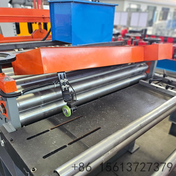 Hydraulic guillotine shear for accurate cut-to-length processing.