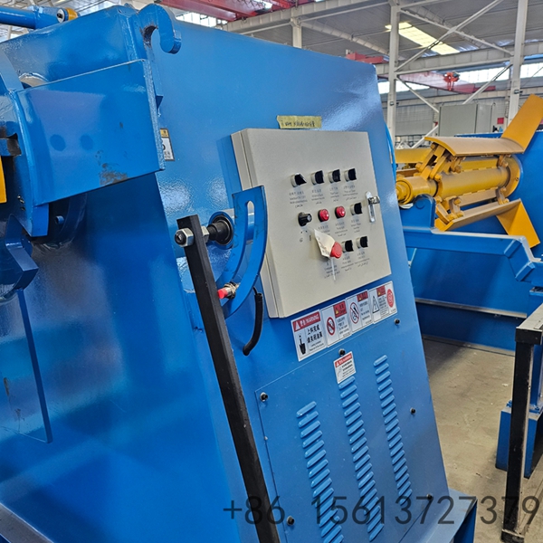 Industrial Coil Decoiler Uncoiler Machine production line setup, demonstrating seamless integration with roll forming and cutting equipment.