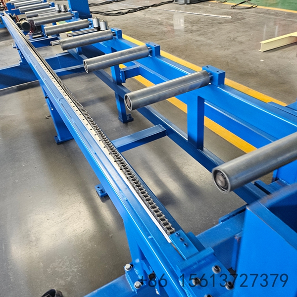 Automatic metal roof panel stacker with servo motor system