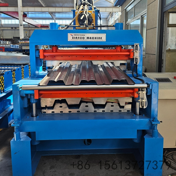 Linha de produção Steel Deck com empilhador automático integrado