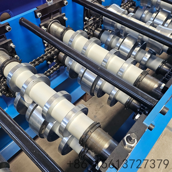 Heavy-duty metal roofing machine featuring dual-layer forming rollers and hydraulic cutting system.
