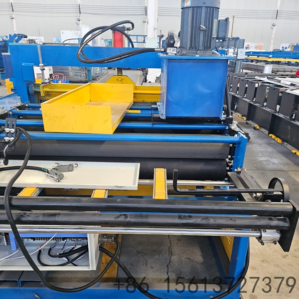 Wide-angle view of a large-scale cut-to-length shearing production line in operation.