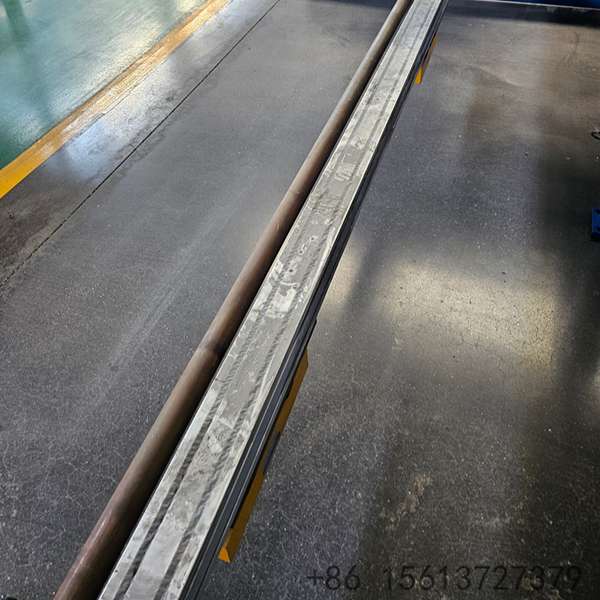 Industrial robotic palletizing equipment for steel roofing sheets