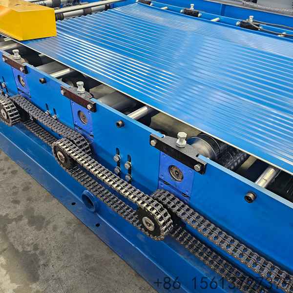 Heavy-duty metal roofing machine featuring continuous wave-forming rollers and hydraulic cutting system.