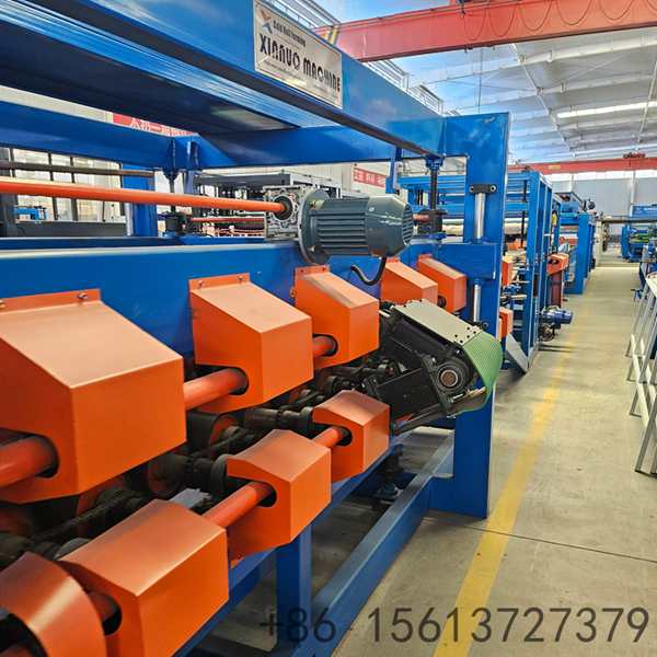 Linha de produ&ccedil;&atilde;o cont&iacute;nua de pain&eacute;is sandu&iacute;che de alta efici&ecirc;ncia para materiais de constru&ccedil;&atilde;o industrial