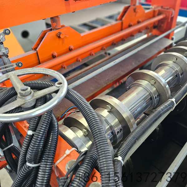 Automatic Steel Plate Leveling Shearing Machine production line overview.