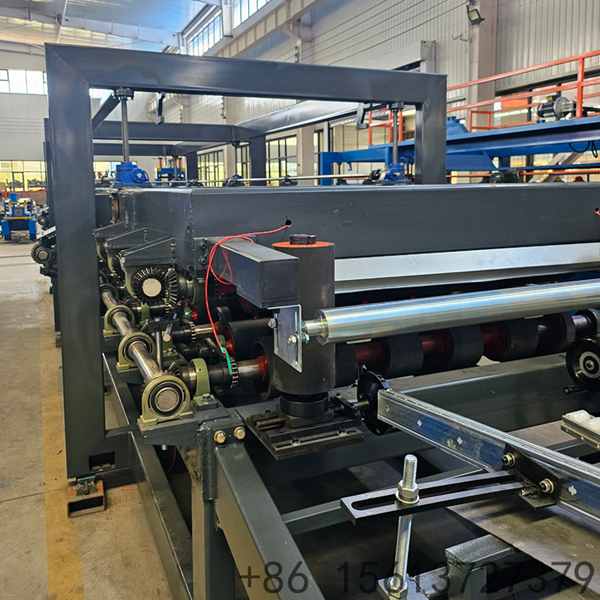Forno de cura dupla para colagem contínua de painel isolante