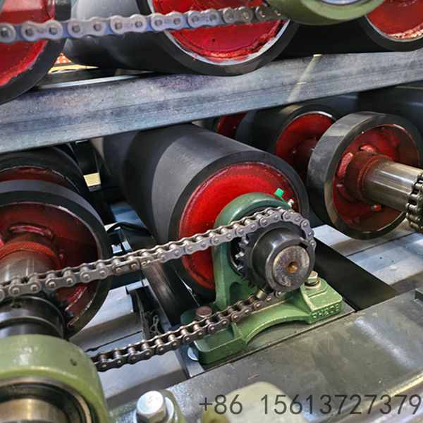 Sistema de aplicação de cola e núcleo isolante EPS ou Rockwool