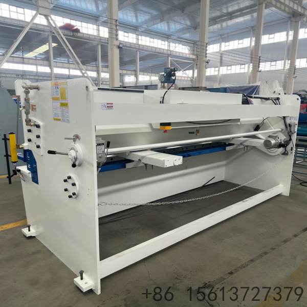 Heavy-duty sheet metal guillotine shears for precision industrial metal cutting