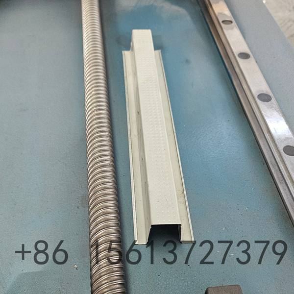 Heavy-duty light steel framing machine with precision omega channel rollers