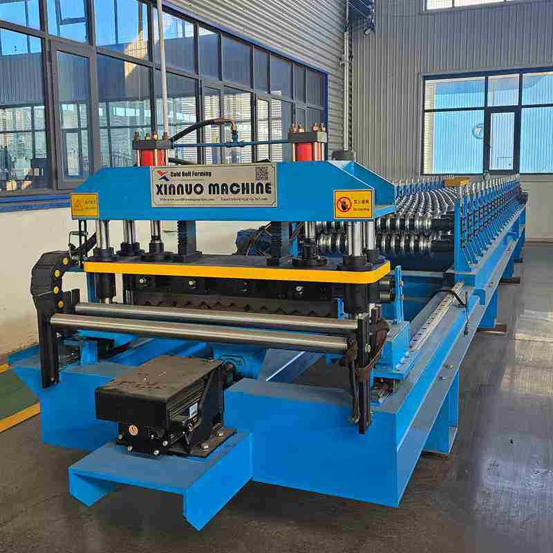 Servo Motor Corrugated Roll Forming Machine For Roof front view