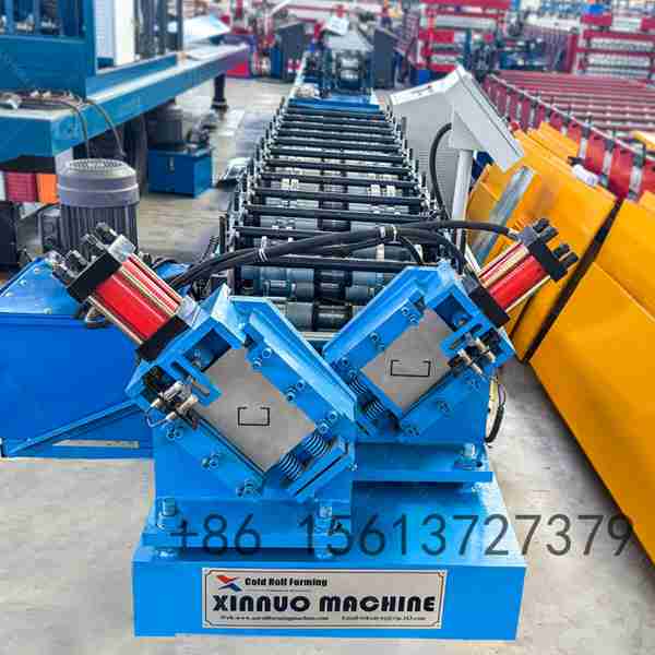 High-efficiency double head C channel roll forming equipment in manufacturing plant