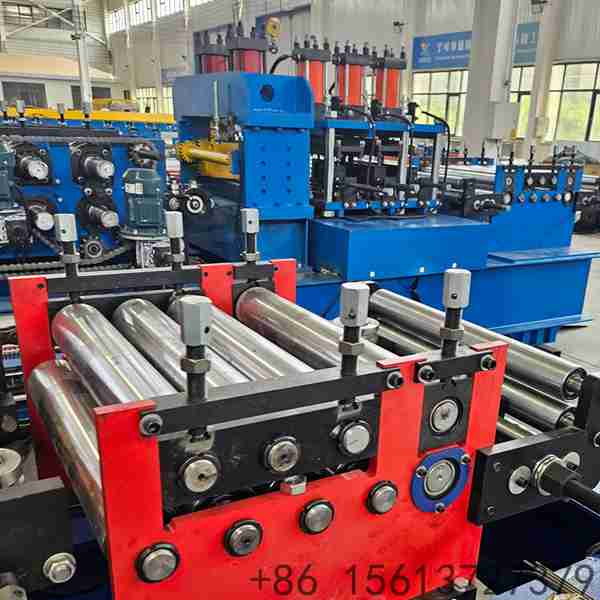 Système de contrôle PLC pour machine de profilage