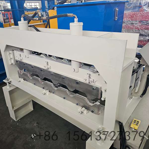 Arch galvanized corrugated roof sheet curving roll forming machine designed for manufacturing curved metal roofing panels