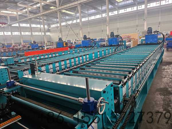 Finished galvanized corrugated steel roofing panels produced by the high-precision roll forming equipment