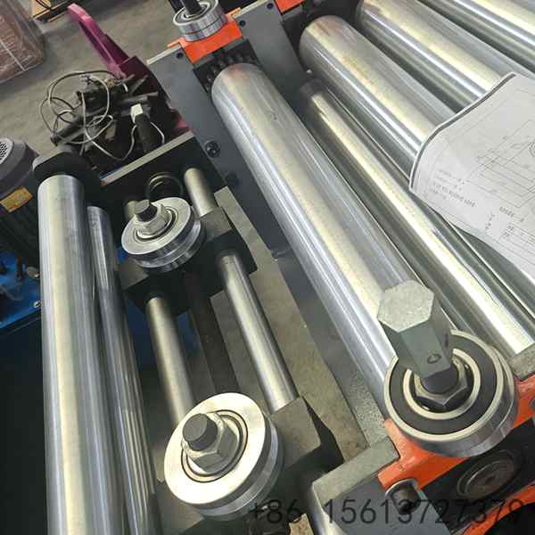 Hydraulic station and Cr12 mould steel cutting blade assembly for precise flying shear operation