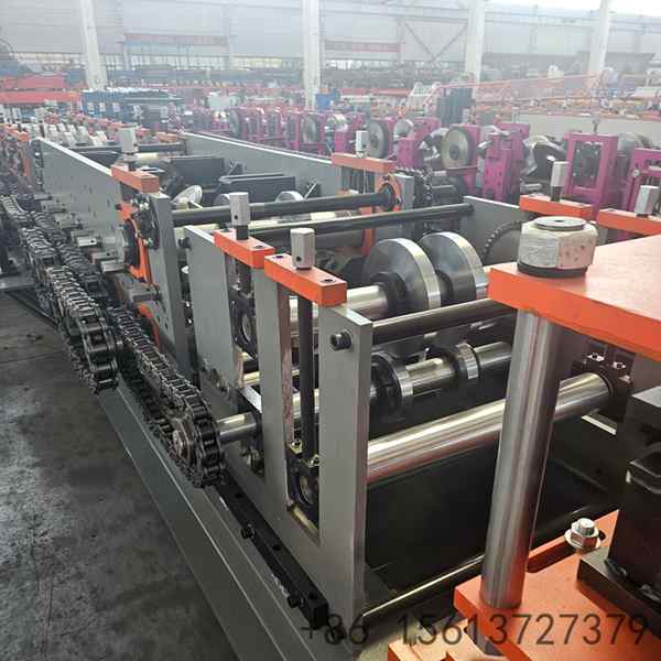 Flying shear cutting system integrated into the hydraulic purlin roll forming machine for continuous cutting