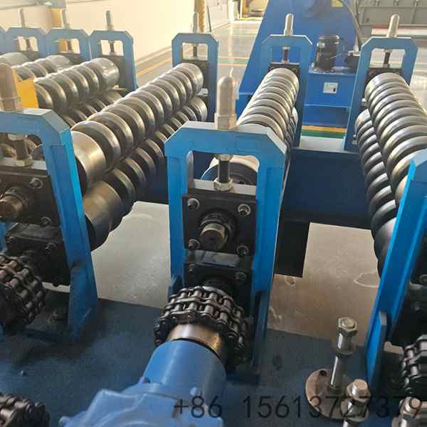 Heavy-duty welded steel frame structure of the servo corrugated machine ensuring maximum stability at high speeds