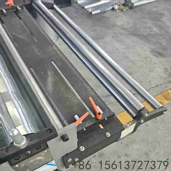 Manual decoiler and feeding guide system working seamlessly with the color steel tile press machine