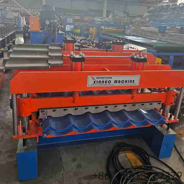 Automatic single deck color steel tile press machine designed for continuous metal roofing panel production