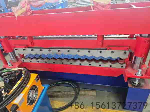 Automatic single layer roofing sheet roll forming machine designed for continuous metal roof panel production