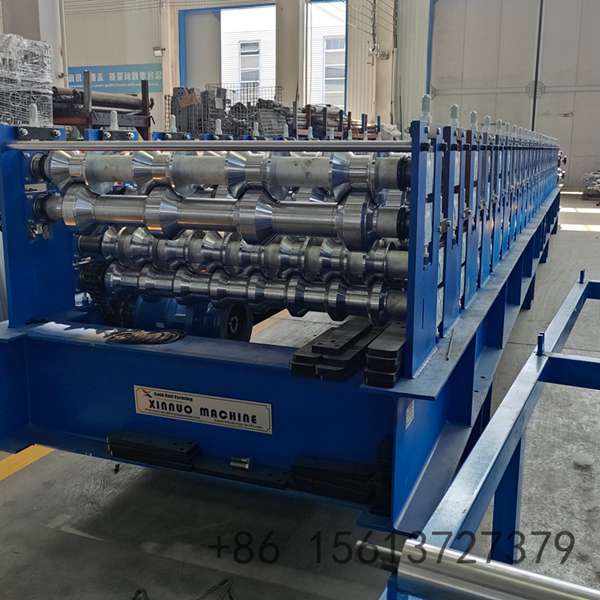 Linha de produ&ccedil;&atilde;o de telhas de a&ccedil;o galvanizado com painel de controle PLC e motor Siemens
