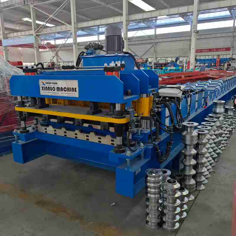 Máquina perfiladeira de alta precisão para fabricação de deck de piso e cobertura em construção civil