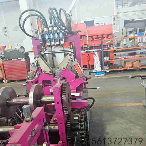 Fully automatic CZ purlin forming machine designed for seamless switching between C and Z steel profiles