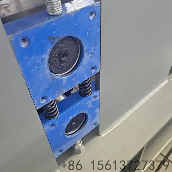 Finished galvanized standing seam metal roofing panels produced by the high-precision roll forming equipment