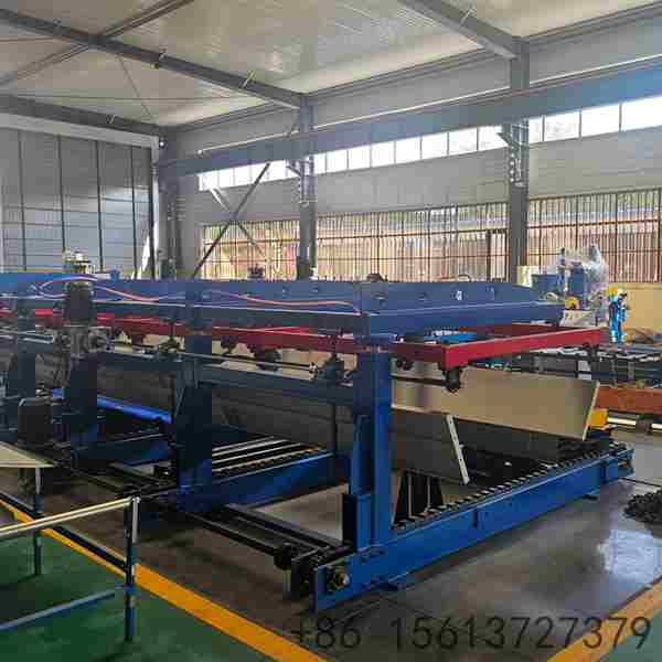 Hydraulic decoiler and servo feeding system working perfectly with the automated palletizer roll former