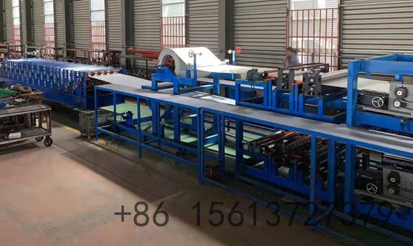 Advanced EPS and rock wool core feeding system working seamlessly with the sandwich panel production line