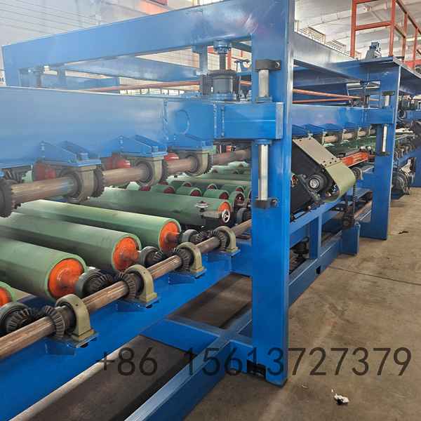 Automatic rock wool sandwich panel production line designed for continuous manufacturing of fireproof insulated wall and roof panels