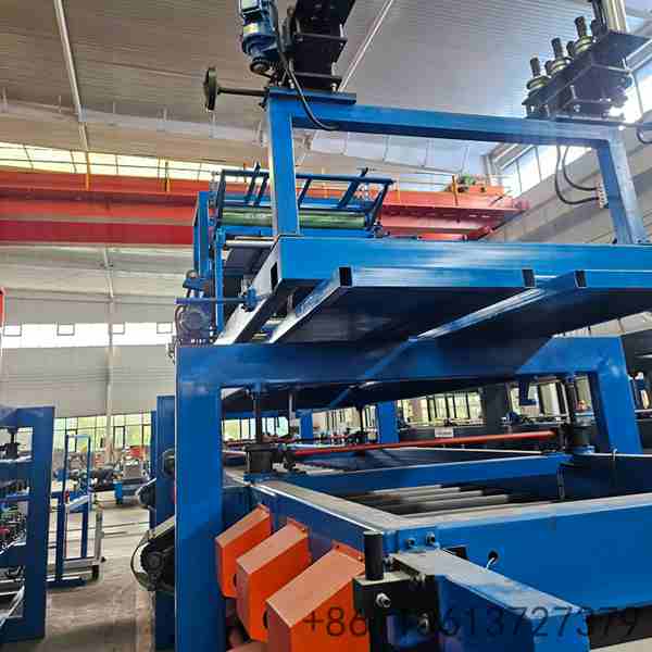 Hydraulic automatic cutting system integrated into the EPS mineral wool panel line for exact length cutting without deformation