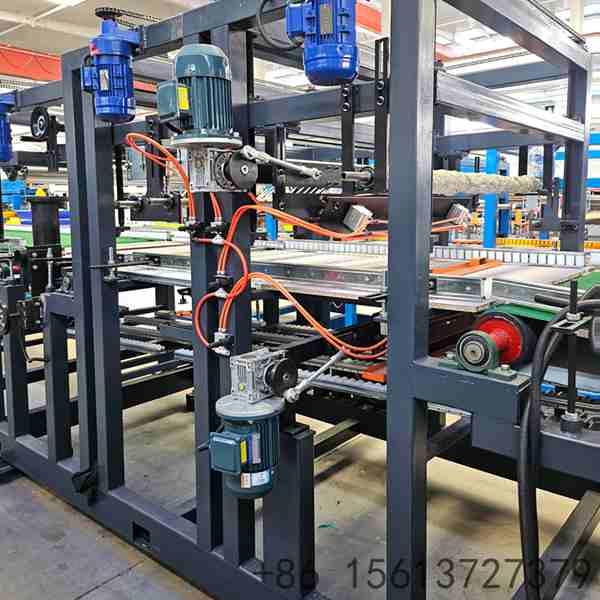Advanced heat recovery system integrated into the panel line to reduce overall energy consumption by up to 30%