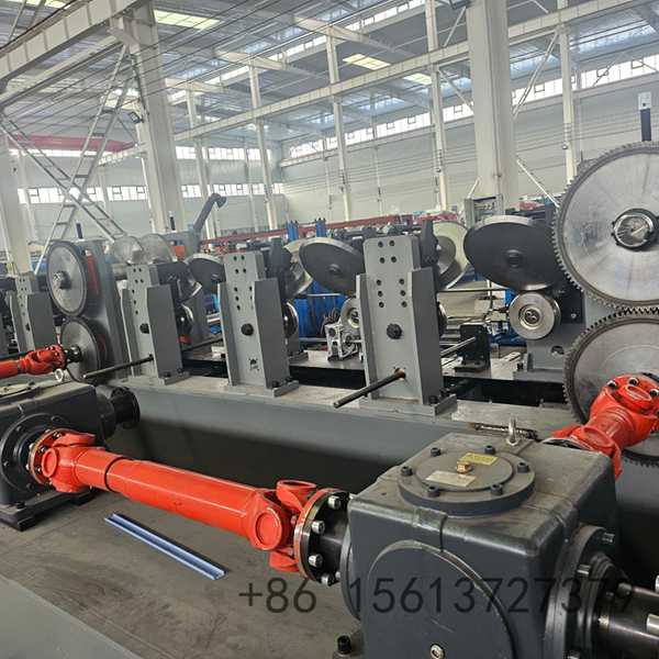 Heavy-duty reinforced machine frame ensuring zero vibration during high-speed continuous production