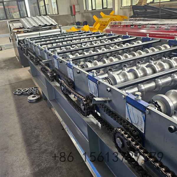 Automated decoiler and feeding guide system ensuring smooth material entry into the glazed tile machine
