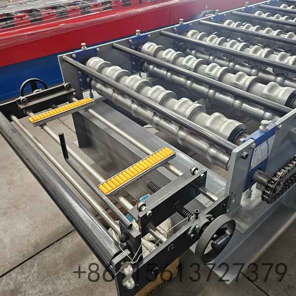 Advanced PLC control panel with touch screen interface for precise length setting and batch counting