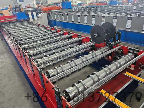 Hydraulic post-cut system with Cr12 quenched blades executing exact cuts for IBR trapezoidal panels