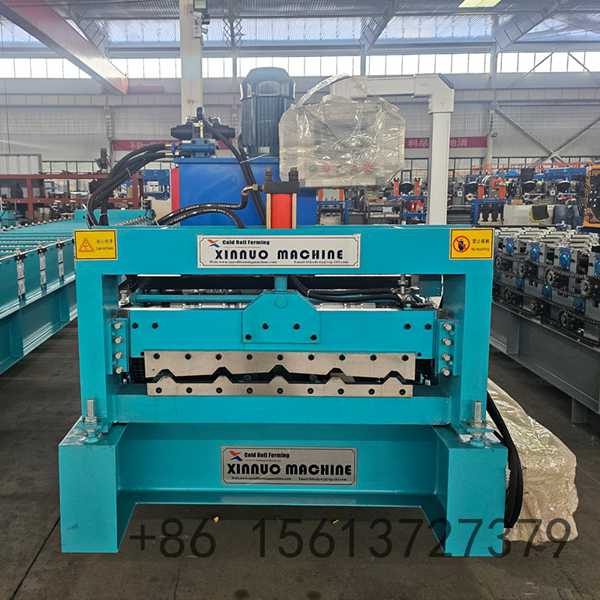 Precision roll forming station shaping the TP40 IBR profile with multiple high-grade forged rollers