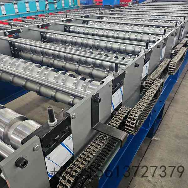 Premium 45# forged steel rollers with hard chrome plating ensuring wear resistance and smooth panel surfaces